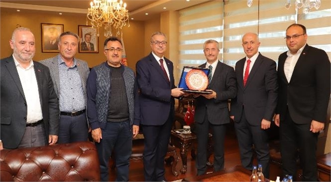 Şahinbey Belediye Başkanı Mehmet Tahmazoğlu ve Cumhur İttifakı Meclis Üyeleri Akdeniz Belediye Başkanı Mustafa Gültak ve Ekibini Ziyaret Etti