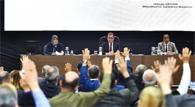 Mersin Büyükşehir Belediye Başkanı Vahap Seçer, Büyükşehir Belediyesi Meclis Toplantısında Konuştu