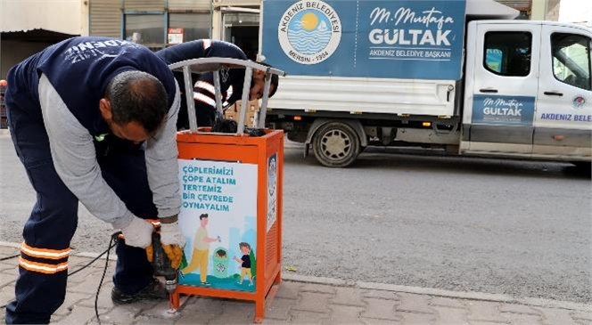 Okul ve Alışveriş Merkezlerinin Önüne Çöp Kutuları Yerleştirildi