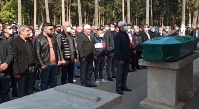 Mersin'de Bıçaklı Saldırı Sonucu Hayatını Kaybeden Can Sürvar İçin Cenaze Töreni Düzenlendi