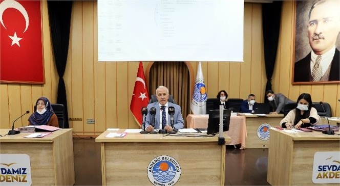 Akdeniz Belediye Başkanı Gültak, Meclis Toplantısında Hizmetle Geçen 3 Yılı Değerlendirdi