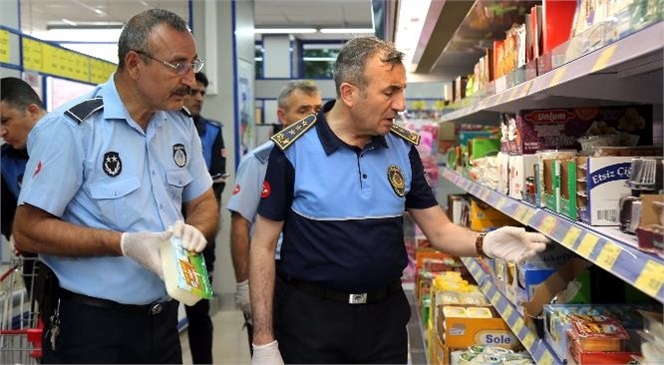 Akdeniz Belediyesi Zabıta Müdürlüğü, Avm ve Marketlerde Fiyat-etiket Kontrolü İle Gıdaların Son Tüketim Tarihine Yönelik Denetim ve Kontroller Yaptı