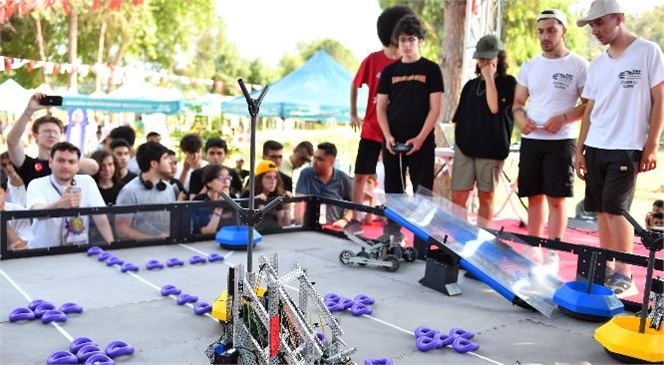 İlk Kez Açık Alanda Hem Turnuva Hem Robot Kampı…