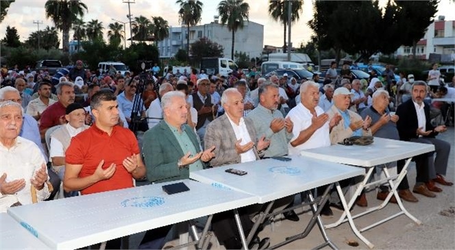Akdeniz Belediye Başkanı M. Mustafa Gültak, "Mevlid-i Nebi ve Cami, Din Görevlileri Haftası" Dolayısıyla Organize Edilen Programa Katıldı