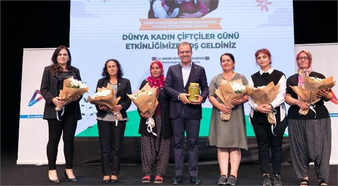 Mersin Büyükşehir Belediye Başkanı Vahap Seçer, 15 Ekim Dünya Kadın Çiftçiler Günü’nde Üretici Kadınlarla Bir Araya Geldi.