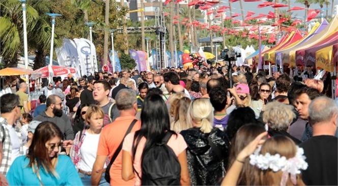 Mersin'de, 'mersin Narenciyedir, Narenciye Hayattır' Sloganı İle Düzenlenen 8. Narenciye Festivali Başladı
