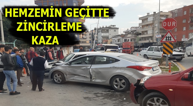 Mersin Tarsus'ta Hemzemin Geçitte Zincirleme Trafik Kazası