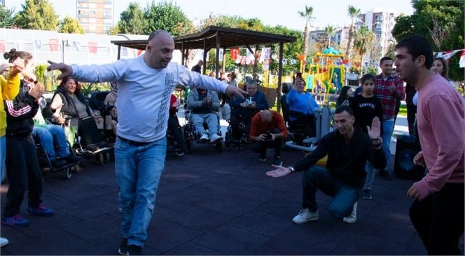Mersin Büyükşehir Desteğiye Engelsiz Yaşam Parkı’nda Piknik Eğlencesi