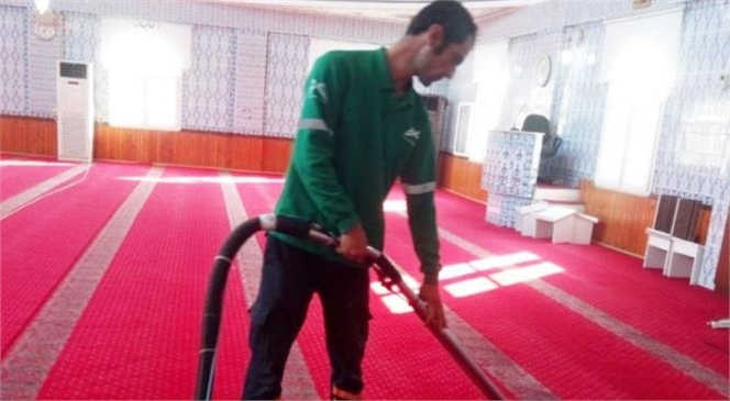 Mersin Büyükşehir, Tarsus’ta Cami Temizlik Çalışmalarını Düzenli Şekilde Sürdürüyor