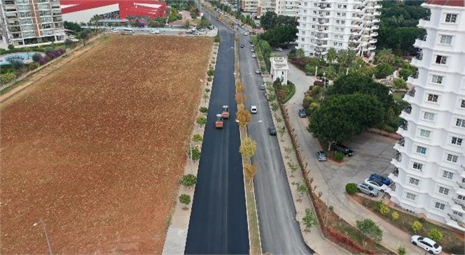 Mersin Büyükşehir Yol Yapım Ekipleri 15. Cadde’de Çalışmalarını Sürdürüyor