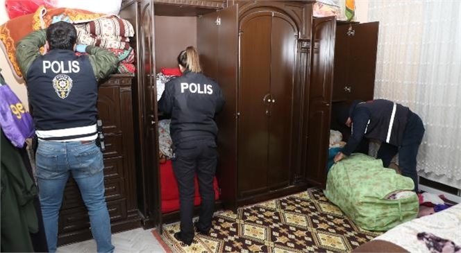 Mersin'de 25 Ayrı Adrese Eş Zamanlı Asayiş Operasyonu: 32 Şahıs Gözaltına Alındı
