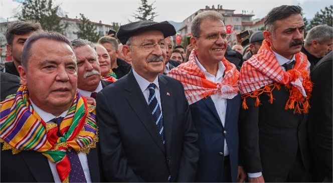 Mersin Büyükşehir Belediye Başkanı Vahap Seçer, Konya'nın Akşehir İlçesinde Düzenlenen Büyük Yörük Türkmen Buluşması’na Katıldı