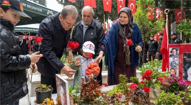 Başkan Seçer, Mersin'de Düzenlenen 18 Mart Şehitleri Anma Günü ve Çanakkale Deniz Zaferi’nin 108. Yıl Dönümü Programına Katıldı