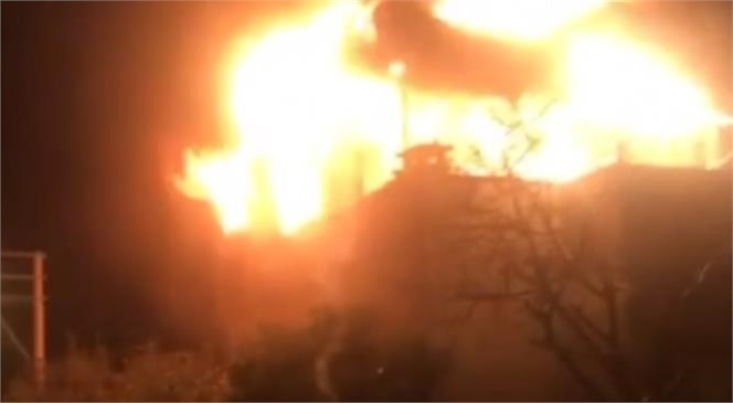 Mersin'de Patlayan Tüp Nedeniyle Evde Yangın Çıktı