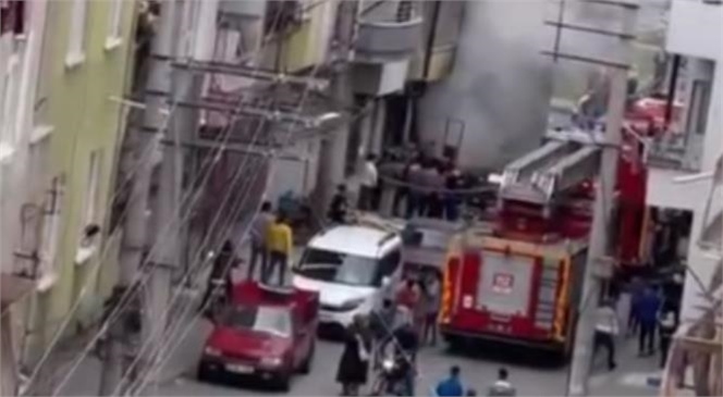 Mersin'de Apartmanın Zemin Katında Yangın Çıktı
