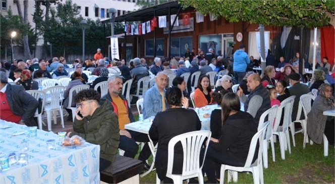 Mersin Büyükşehir Belediyesi tarafından Tarsus Engelliler Platformu Üyelerine İftar Yemeği Verildi