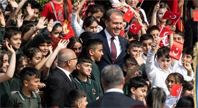 Başkan Vahap Seçer, 23 Nisan Ulusal Egemenlik ve Çocuk Bayramı Dolayısıyla Mersin Cumhuriyet Meydanı’nda Düzenlenen Törene Katıldı.