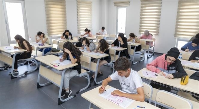 Mersin Büyükşehir Belediyesi, Yükseköğretim Kurumları Sınavı (YKS) Öncesi Üniversite Adayı Öğrencileri Unutmadı.