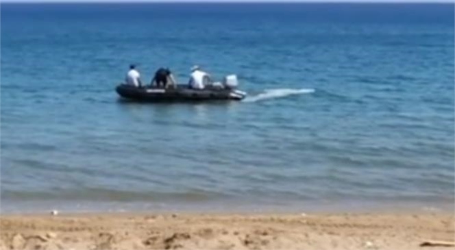 Mersin'den Denize Açılan Teknenin Su Alması Sonucu Aranan 2 Arkadaştan Biri Kıbrıs Açıklarında Bulundu