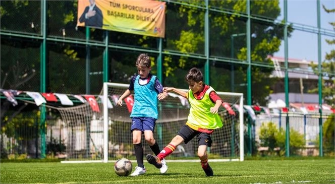 Büyükşehir’de Çocuklar Yazın Tadını Spor Yaparak Çıkartıyor