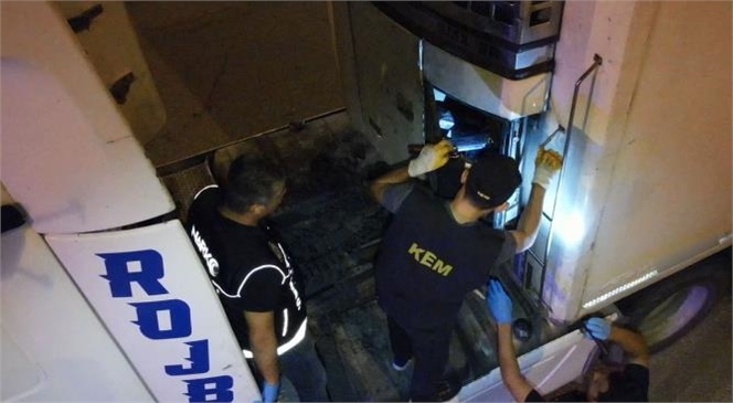 Mersin'de Tırın Soğutucu Kısmında Uyuşturucu Madde Ele Geçirildi