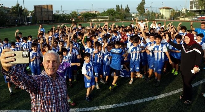 Başkan Gültak, Geleceğin Futbolcularını Ziyaret Etti