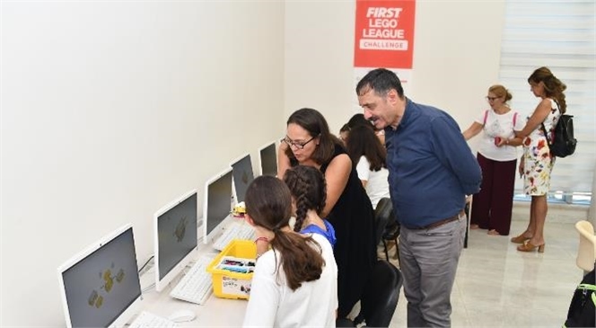 Yurt Dışından Gelen Öğrenci ve Öğretmenler Mersin Yenişehir Belediyesi Akademi’yi Gezdi