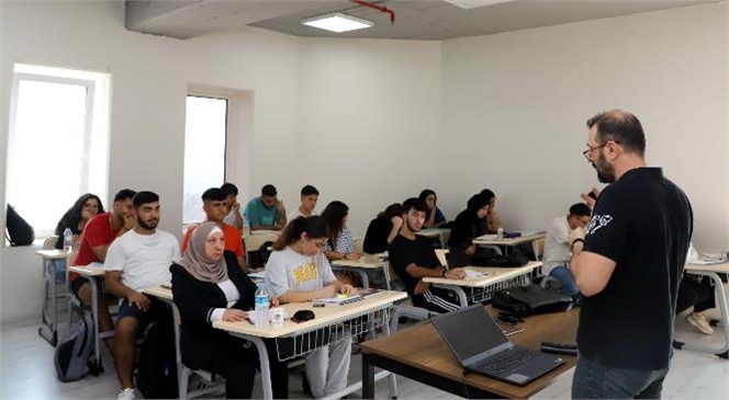 Mersin Akdeniz'de Ücretsiz Üniversite Hazırlık Kursu Verilen Merkezde Geçen Yıl 46 Öğrenci 4 Yıllık Bölüm Kazandı