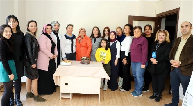 Akdeniz Belediye Başkanı Mustafa Gültak’ın Eşi; Behiye Gültak, Aile Destek Merkezlerinde Görevli Öğretmenleri Ziyaret Etti