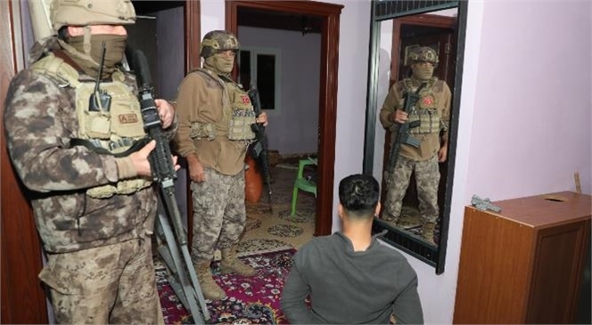 Tarsus'ta PKK/KCK Terör Örgütü Destekçilerine Yoğun Operasyon