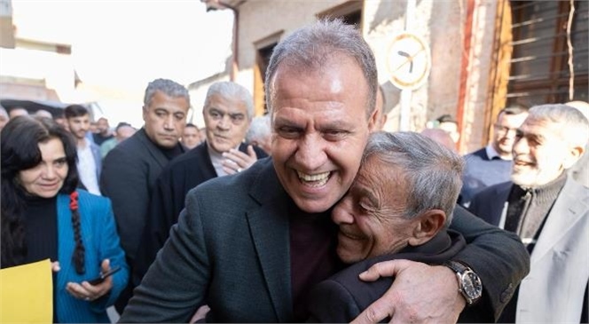 Mersin Büyükşehir Belediye Başkanı Vahap Seçer Halkla İç İçe Olmayı Sürdürüyor