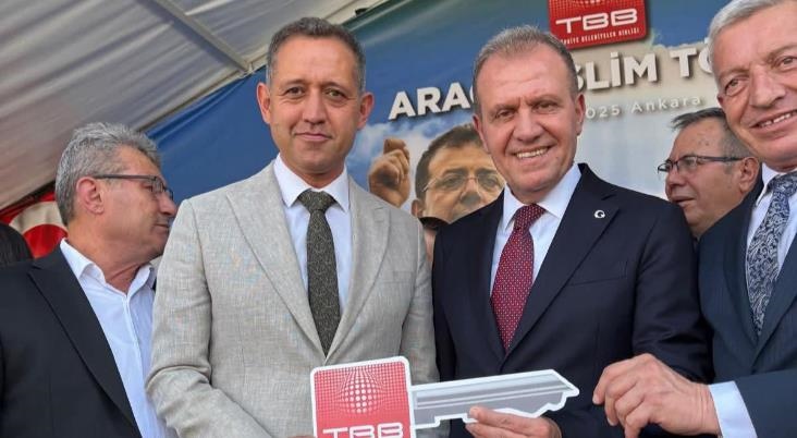 Türkiye Belediyeler Birliği Tarafından Mersin Çamlıyayla Belediyesi'ne Çok Amaçlı İş Makinesi Hibe Edildi