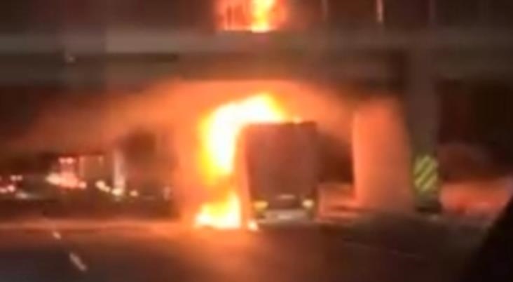 Pozantı - Tarsus Otoyolunda TIR Dorsesinde Yangın Paniği