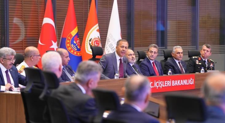 Mersin Valisi Atilla Toros, İçişleri Bakanı Ali Yerlikaya’nın Başkanlığında Düzenlenen Toplantıya Katıldı