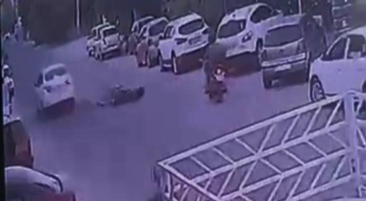 Mersin Erdemli Yukarı Tömük’te otomobil motosiklete çarpıp kaçtı