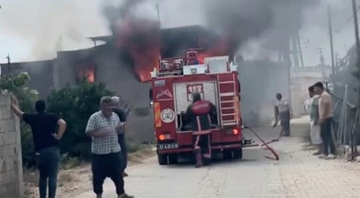 Tarsus Özlüce Köyünde Ev Yangını
