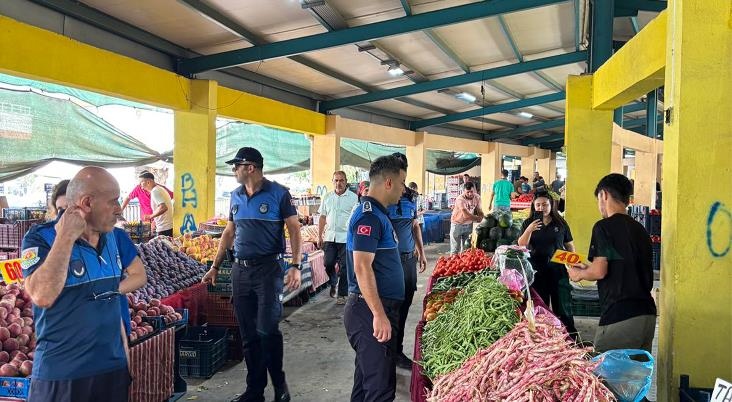 Tarsus’ta Pazar Yerlerinde Denetimler Sürüyor