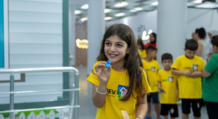 Mercan Bilim Merkezi’nde Pet Şişe Kapaklarından Acil Durum Düdüğü Üretiliyor