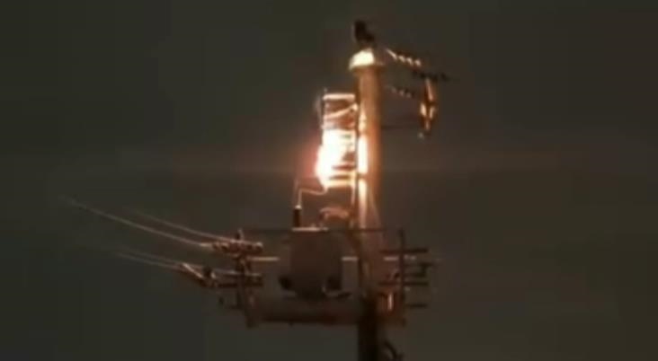 Mersin’de Elektrik Trafosunda Yangın Paniği