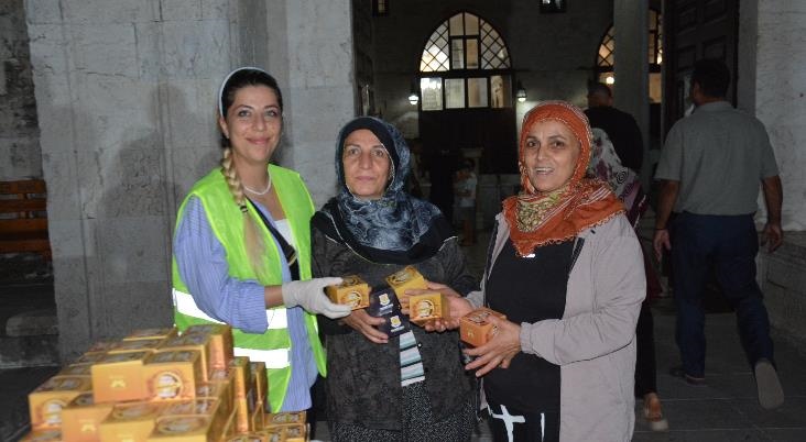 Mersin'de Mevlid Kandili’nde Kandil Simitleri Yurttaşlara Ulaştırıldı