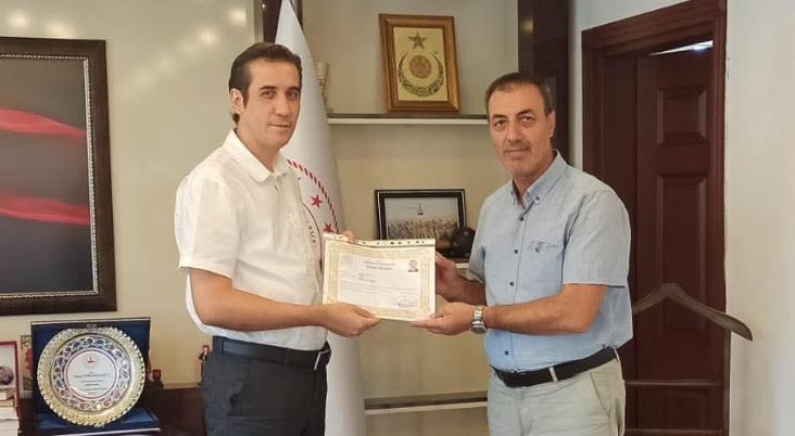 Bozyazı Kaymakamı Topsakaloğlu, Tapu Müdürü Aydınlı' ve Personeli Başarı Belgesi İle Ödüllendirdi