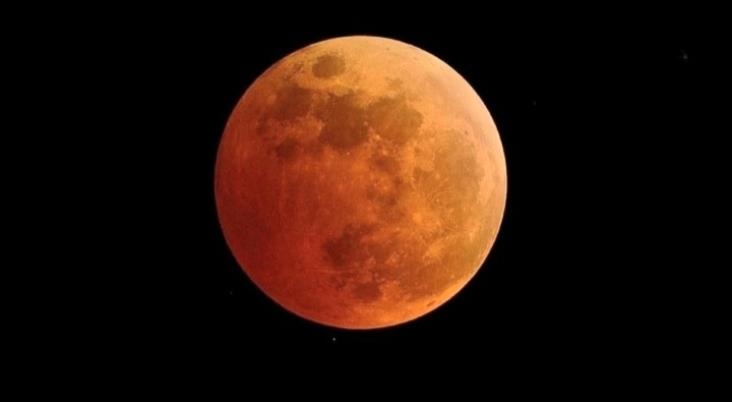 Mersin'de Kanlı Ay Tutulması Heyecanı Yaşanıyor