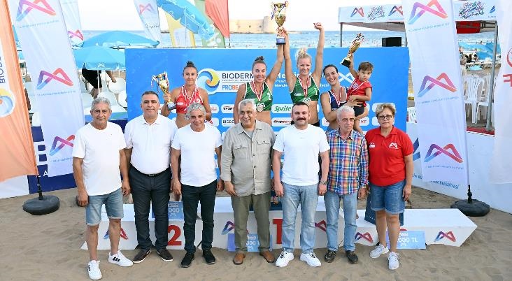 Mersin'de Şampiyon Takımlar Kızkalesi’nde Kupalarını Kaldırdı