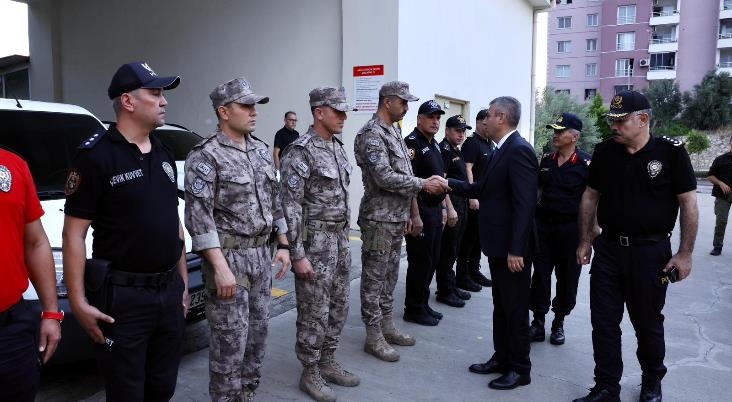 Mersin Valisi Toros'tan, Emniyet Müdürlüğü'ne Taziye Ziyareti