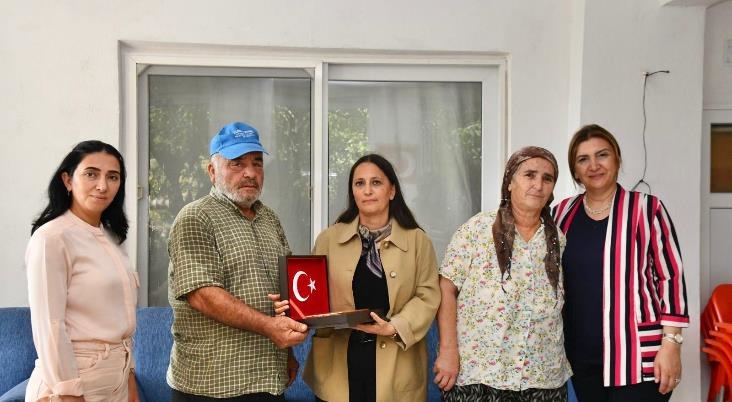 Mersin Valisi Atilla Toros’un Eşinden Şehit Ailesine Ziyaret