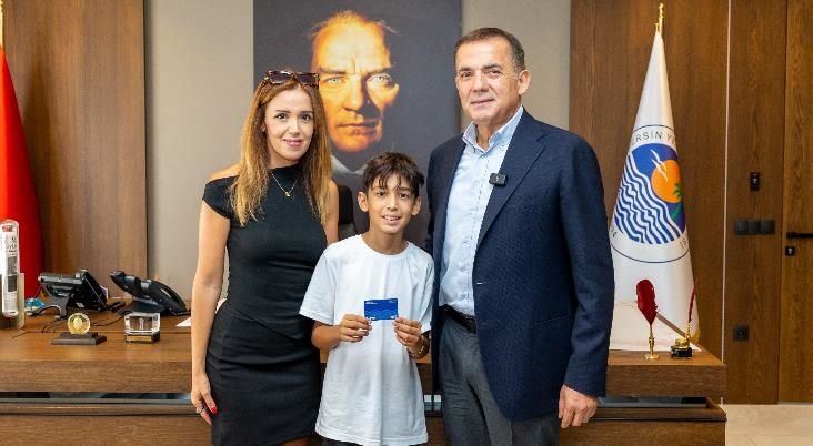 Başkan Abdullah Özyiğit, Minik Çevreci Aras Kayretli İle Buluştu