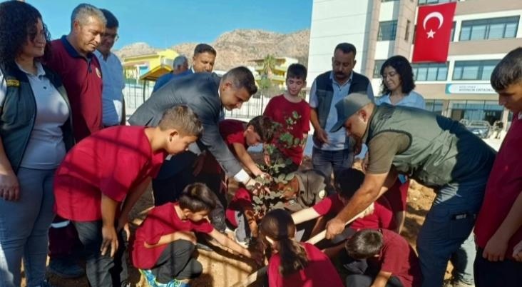 Mersin'de Eğitim-öğretim Yılı Orman Sevgisi ve Yangın Tatbikatıyla Devam Ediyor