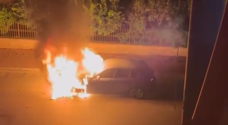 Araç Yangını Mezitli’de Korkuttu