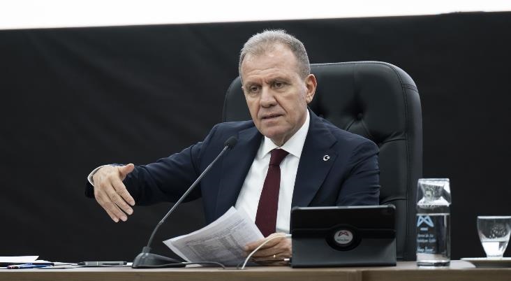 CHP’li Seçer: "Kırmızı-lacivert’in Yerine Bina Yapardık Ama Biz Vatandaşlarımız Hava Alsın İstedik. Oraya Kent Meydanı Yapacağız!"