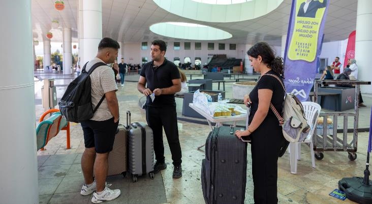 Mersin’e Gelen Üniversite Öğrencilerine Otogarda Karşılanıyor